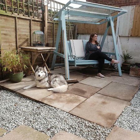 The Garden Room, Pets, Fridge Tv チェスター エクステリア 写真